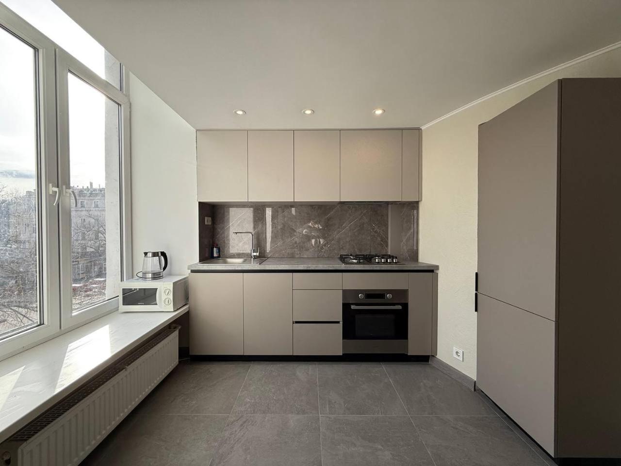 18 Deribasivska Street Jacuzzi Apartment Odesa Exterior photo